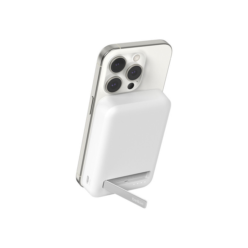 Belkin BoostCharge Pro Langaton lataaminen Valkoinen